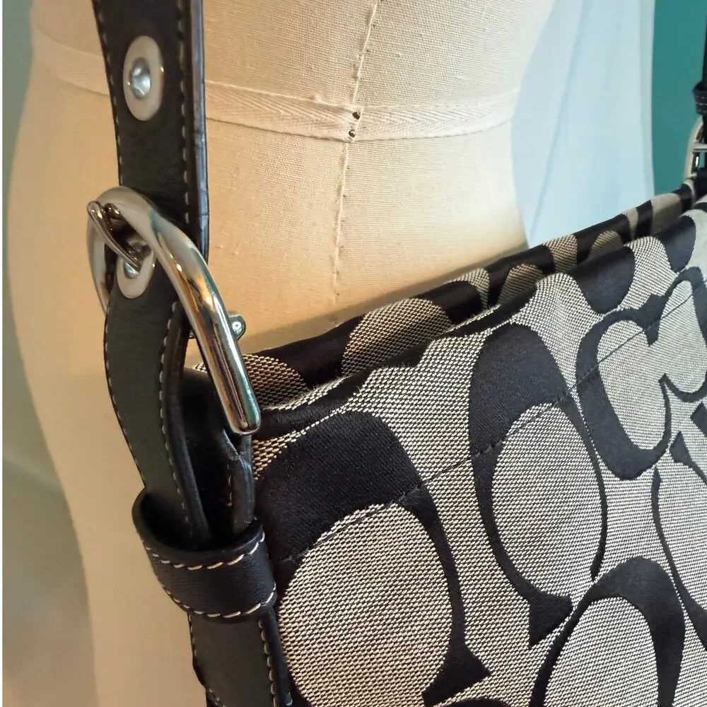 Coach Signature Canvas Shoulder Bag Black Gray Monogram Crossbody Purse Classic - Picture 3 of 15